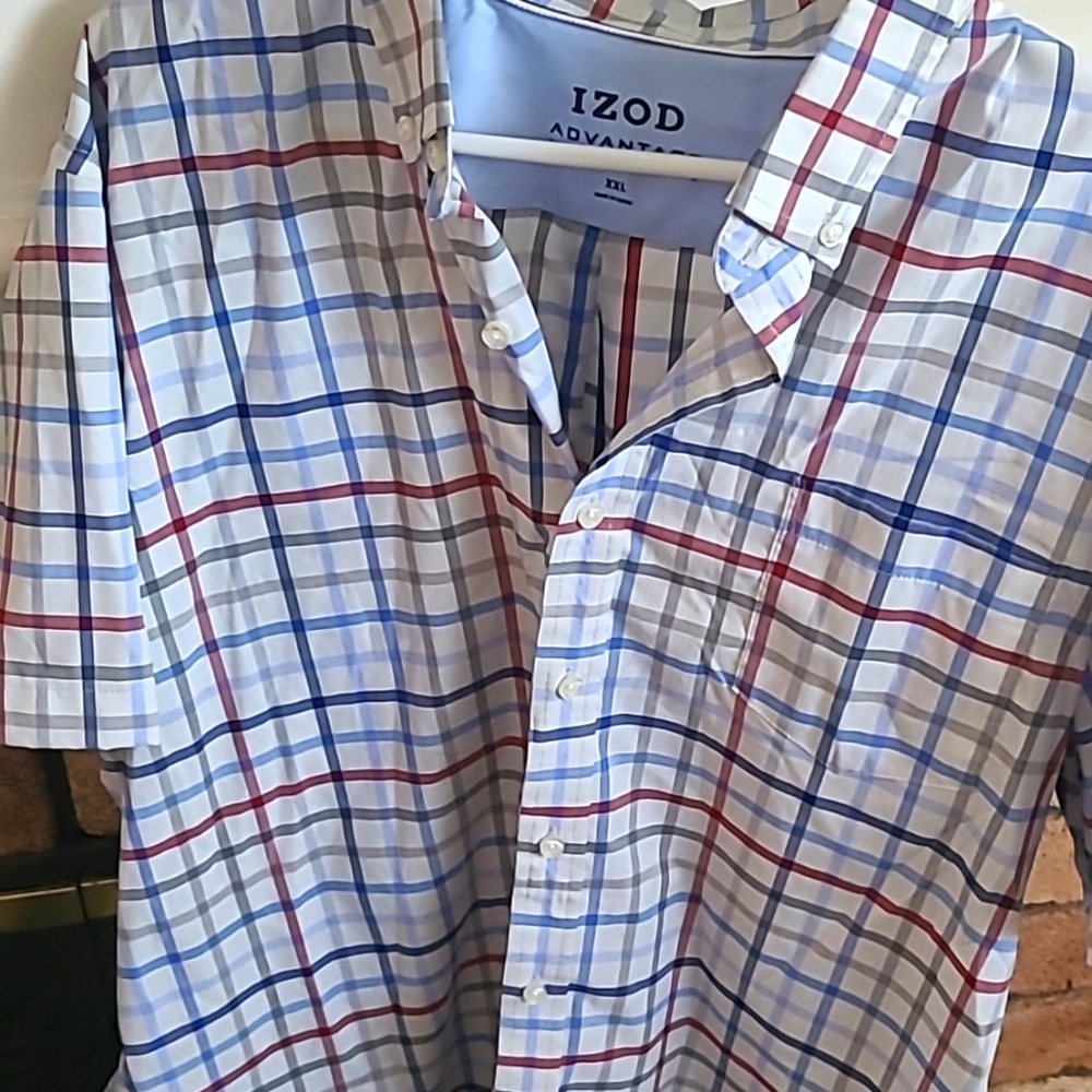 Short sleeve button down